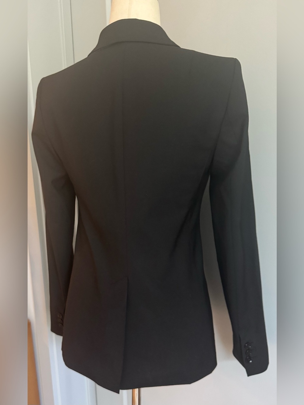 Banana Republic Long and Lean Tailored Lightweight Wool Blazer - Picture 8 of 10